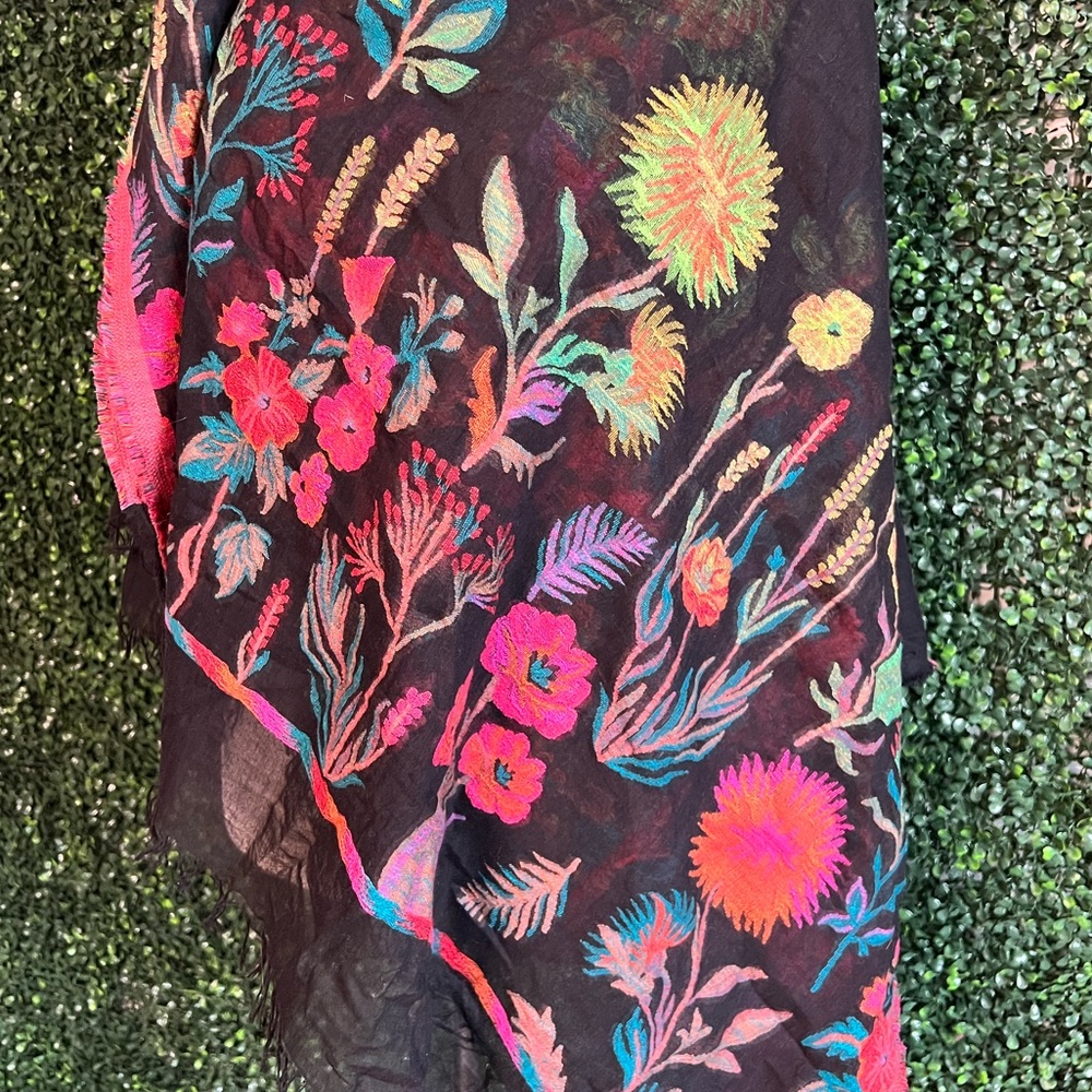 Saachi Psychedelic Embroidered Scarf - Picture 5 of 8